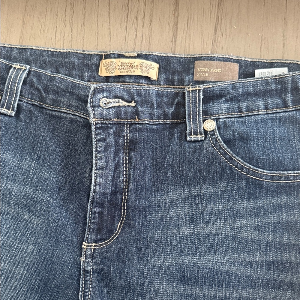 Vintage America Women’s Denim Shorts in Blue
